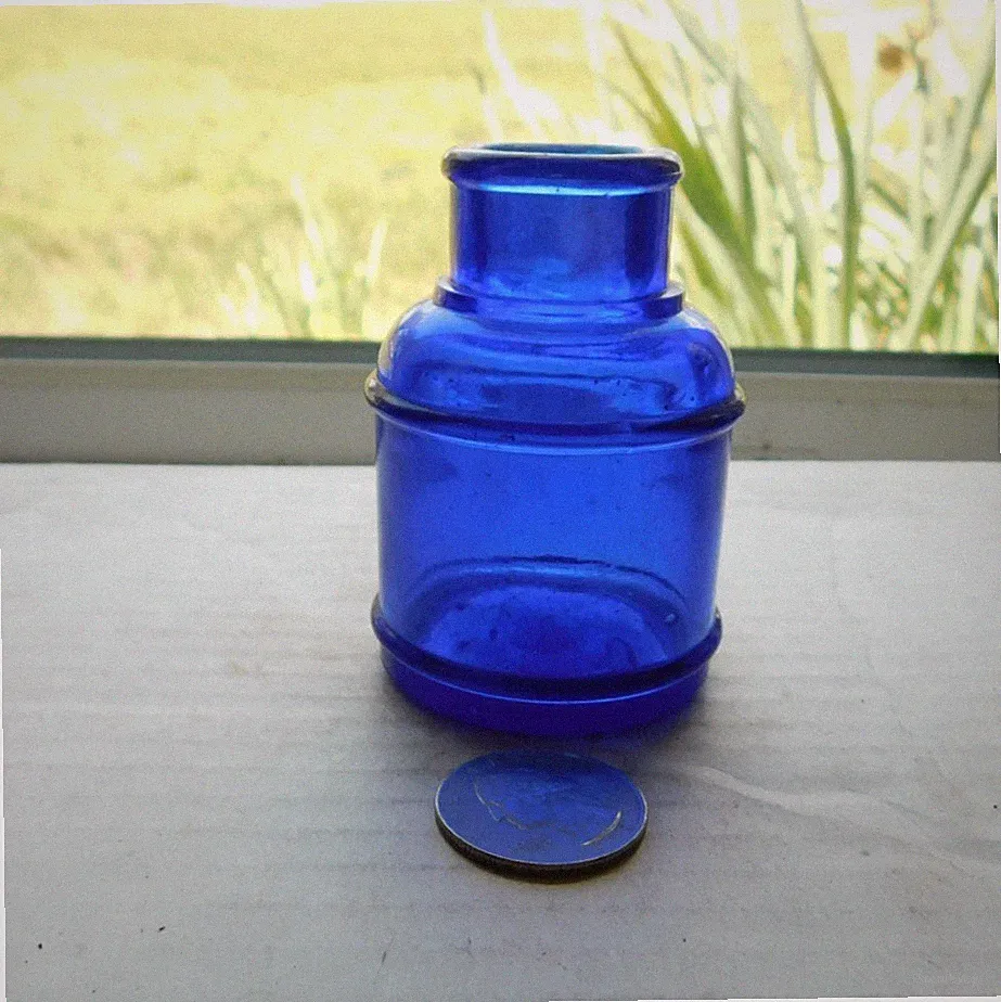 NICE BLUE BARREL INK BOTTLE
